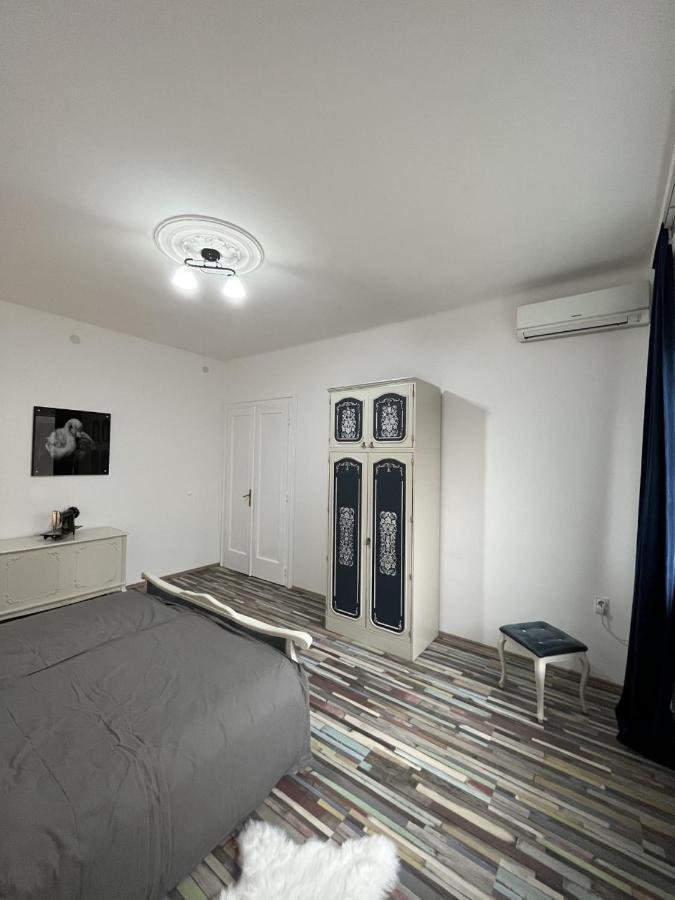 Center Retro Apartment Ni Exteriér fotografie