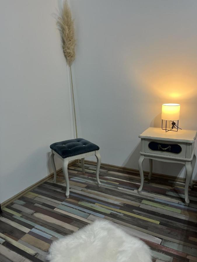 Center Retro Apartment Ni Exteriér fotografie